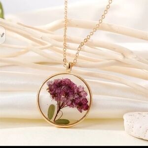 Necklace w pendant